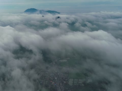 云雾缭绕  延时摄影