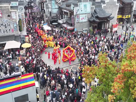 明清囗古巷囗热闹囗非凡